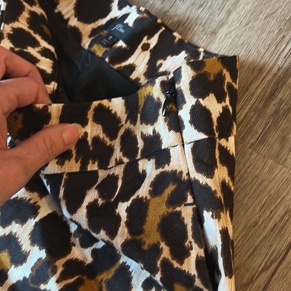 J. Crew linen animal print side zip lined shorts in size 0! - Picture 5 of 5